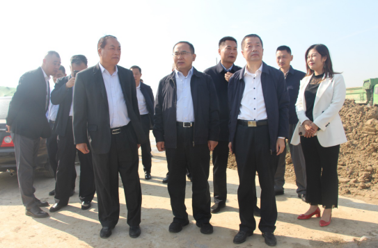 蘭山區(qū)委副書記、區(qū)長沈如茂一行到臨沂商貿(mào)服務(wù)型國家物流樞紐山東順和國際智慧物流園項目現(xiàn)場視察工作