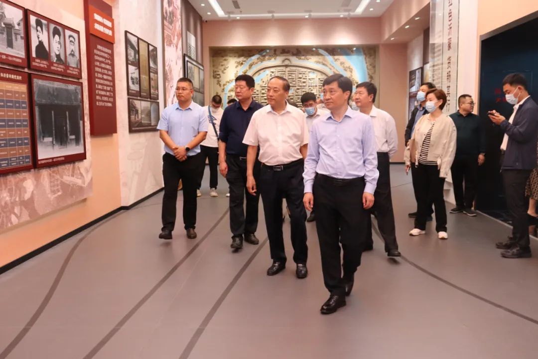市人大常委會(huì)主任、黨組書記崔鳳友一行蒞臨順和集團(tuán)參觀指導(dǎo)